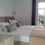 Stavros On The And Hotel *