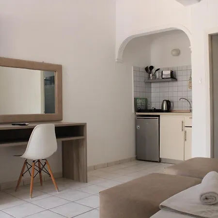 Stavros On The Hotel *