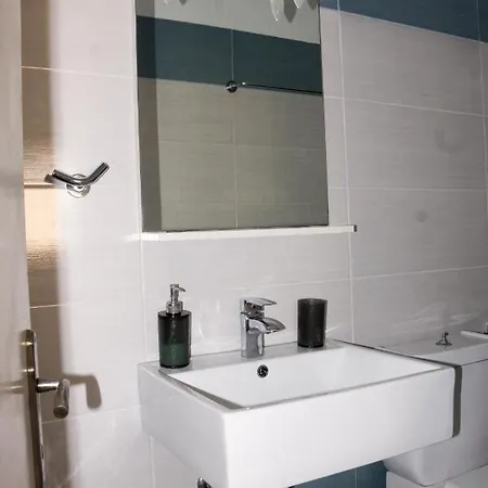 Stavros On The Hotel *